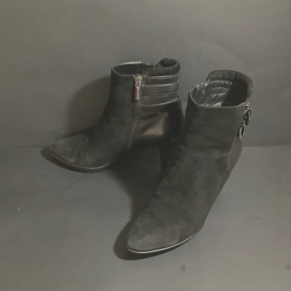 AQUATALIA Ankle Boots Booties Black Leather & Suede Zip Buckle Accent Size 8.5 - Picture 2 of 5